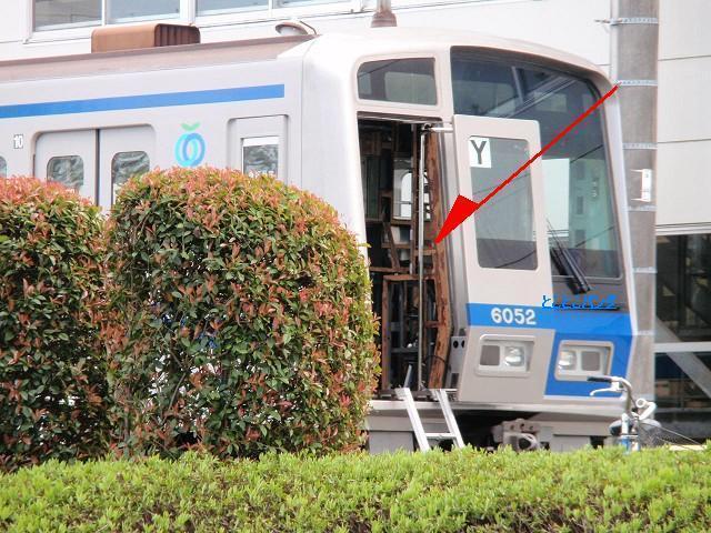 西武6000系(アルミ車体)６０５２Ｆ副都心線対応に改造中: とことこパンダのお散歩写真